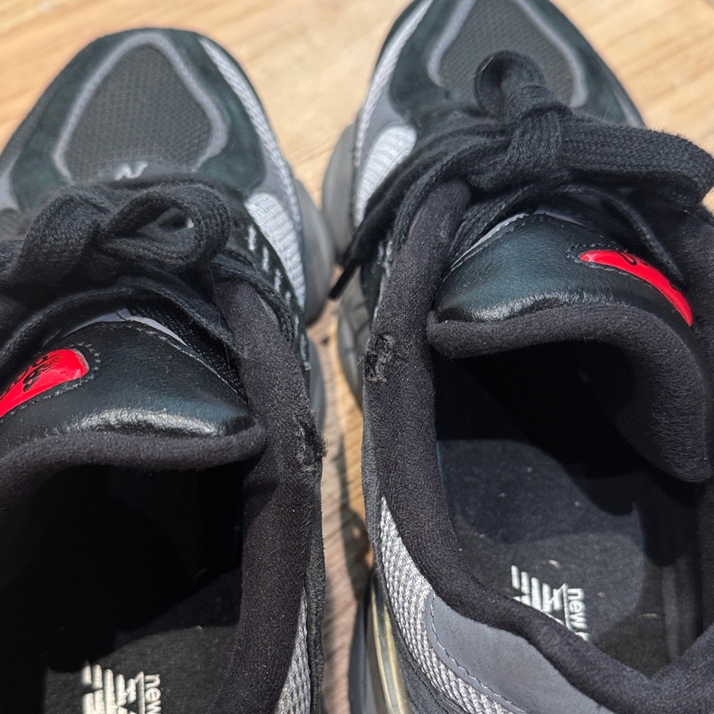 New Balance 9060 Black and Gray Athletic Shoes - Picture 5 of 6